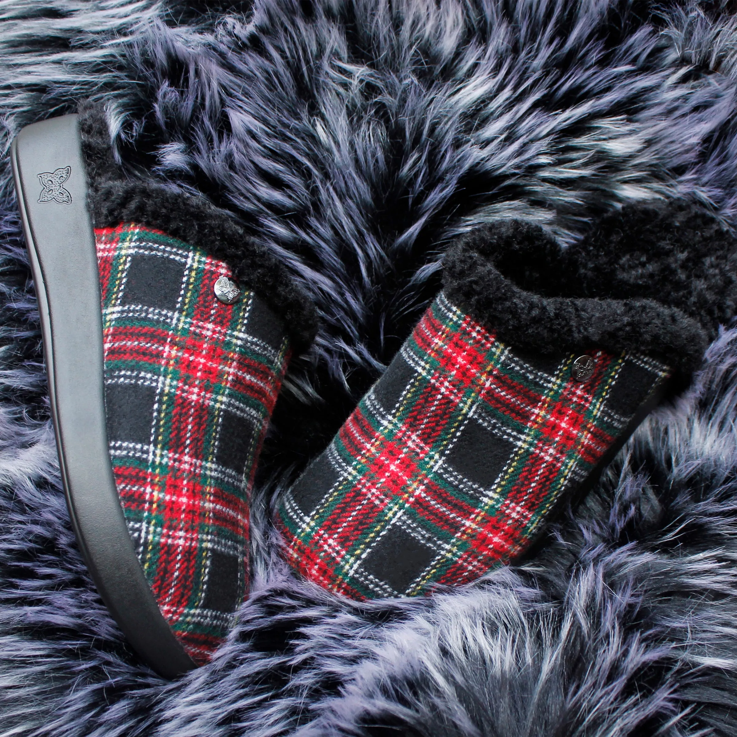 Comfee Plaidly Black Slipper